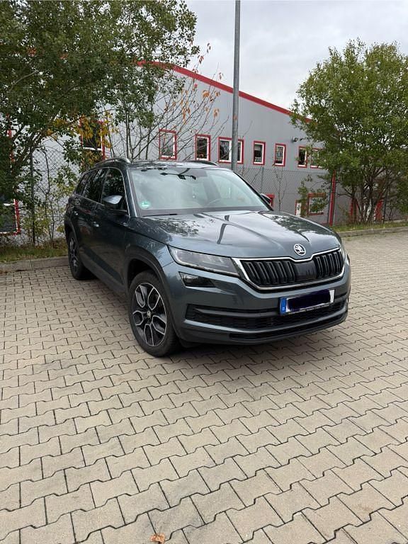 Grau Gebraucht 2020 Skoda Kodiaq Active SUV | 22.800 € (Guter Preis) - Bild 1/4