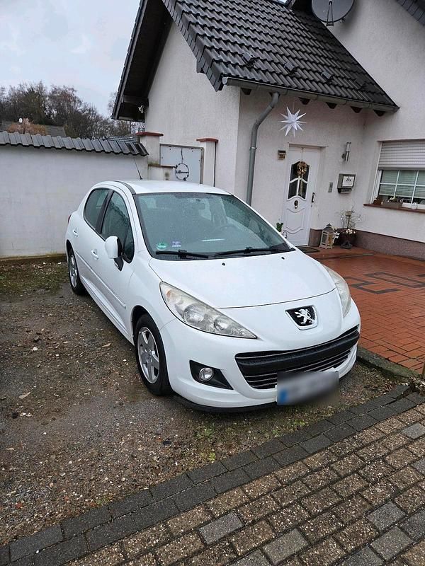 Gebraucht Peugeot 207 95 PS (69 kW) 2010 Weiß Kleinwagen