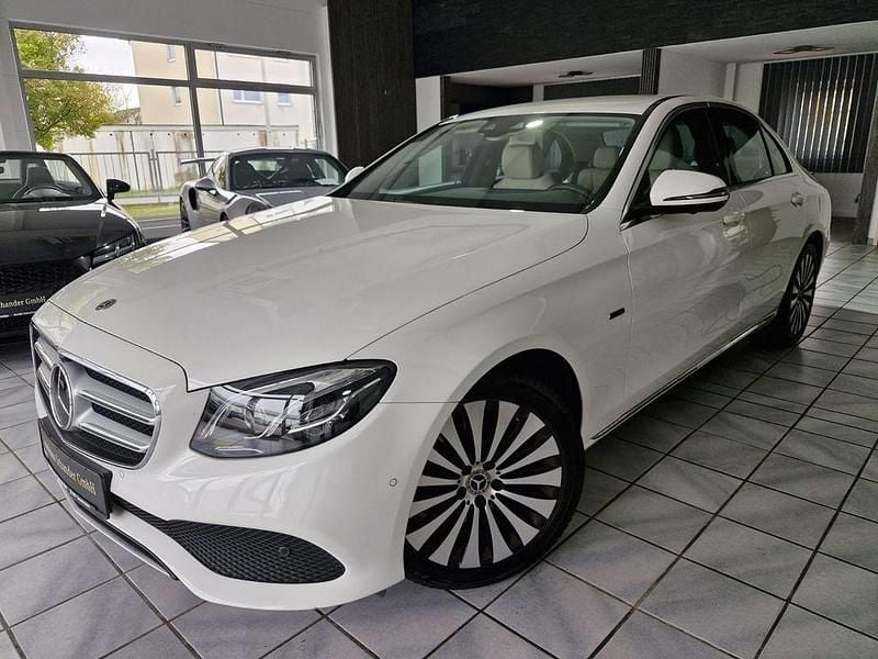 Weiß Gebraucht 2017 Mercedes E350 Limousine | 19.990 € (Superpreis) - Bild 1/4