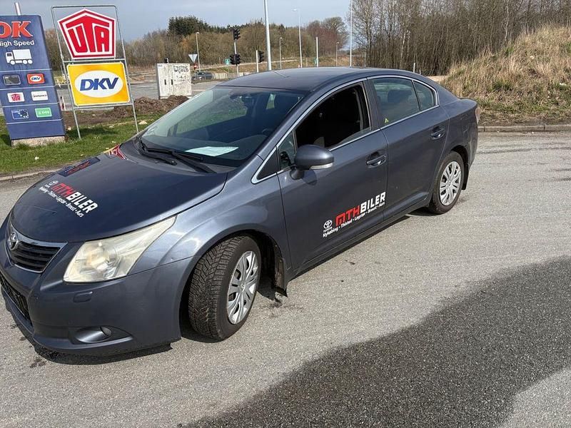 Gebraucht Toyota Avensis Basis 126 PS (92 kW) 2009 Blau Limousine