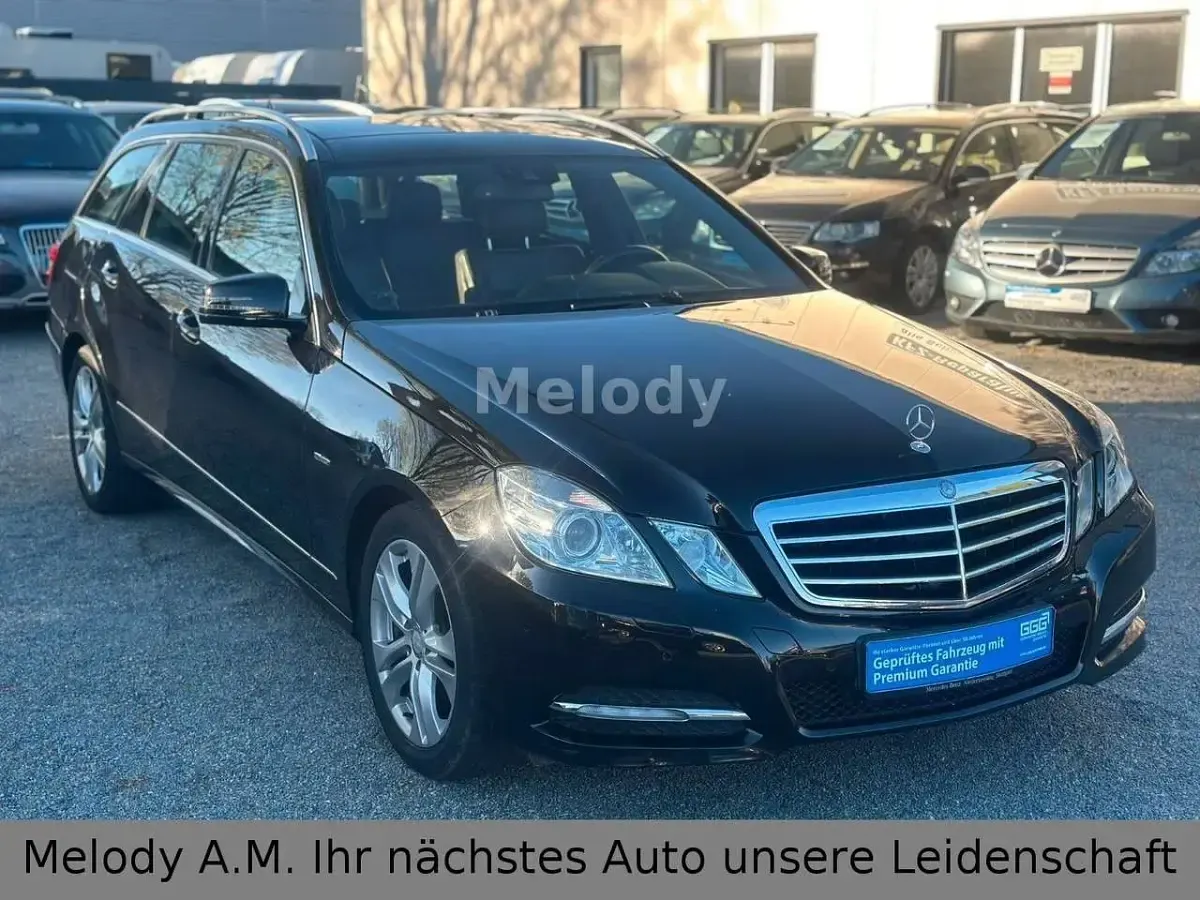 Gebraucht Mercedes E250 Avantgarde 204 PS (150 kW) 2012 Schwarz Limousine