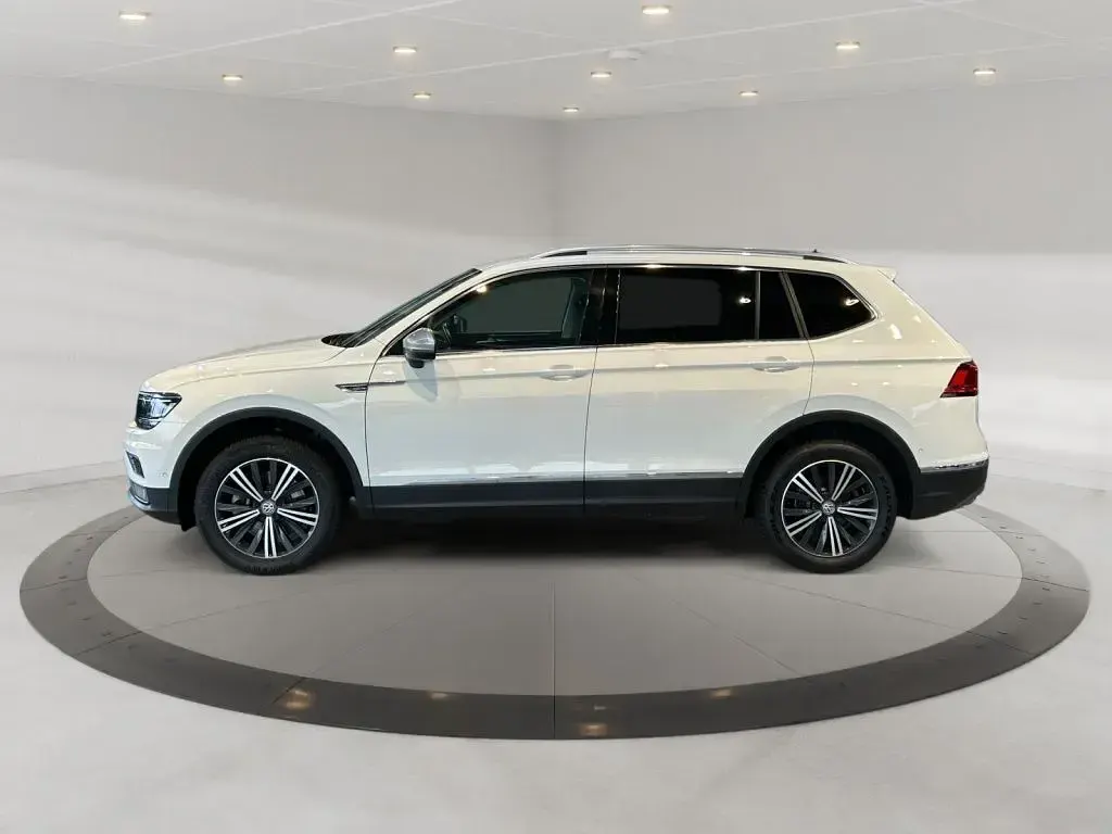 Gebraucht VW Tiguan Allspace 200 PS (147 kW) 2021 Weiß SUV
