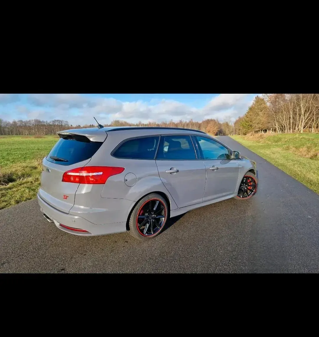Gebraucht Ford Focus ST 185 PS (136 kW) 2017 Grau Kombi