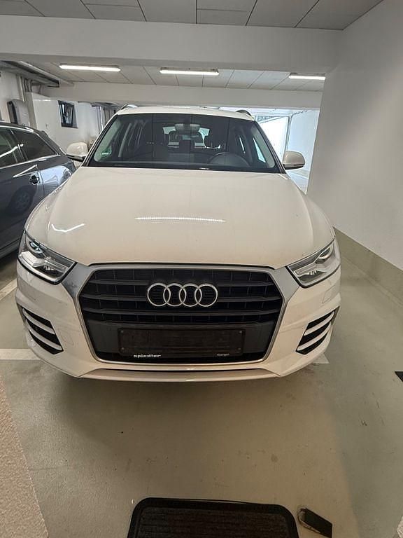 Weiß Gebraucht 2016 Audi Q3 Comfort SUV | 14.700 € (Fairer Preis) - Bild 1/4