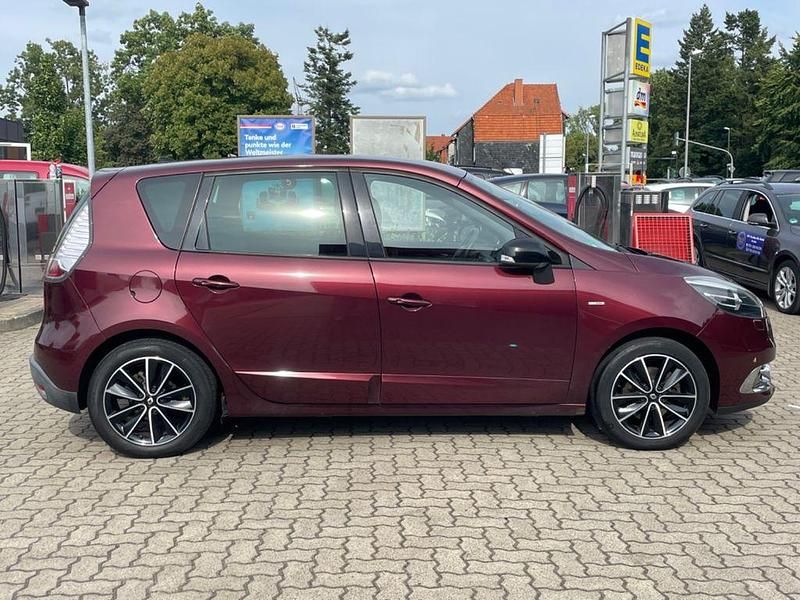 Gebraucht Renault Scénic III Bose Edition 131 PS (96 kW) 2012 Rot Van / Kleinbus