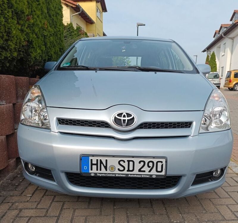 Blau Gebraucht 2005 Toyota Corolla Verso Edition Van / Kleinbus | 6.800 € (Teuer) - Bild 1/4