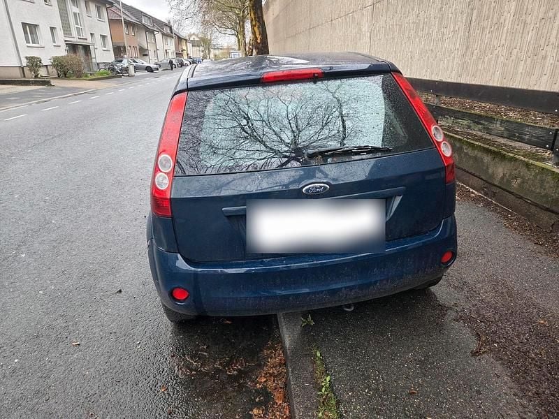 Gebraucht Ford Fiesta 70 PS (51 kW) 2009 Blau Kleinwagen