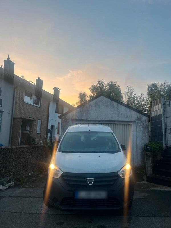 Weiß Gebraucht 2013 Dacia Dokker Van | 6.400 € (Guter Preis) - Bild 1/4