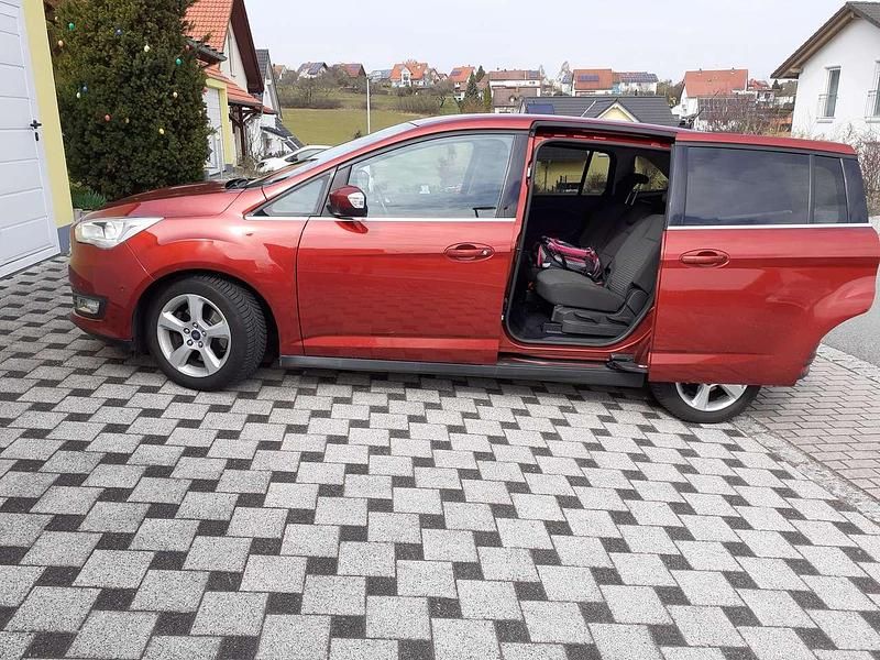 Gebraucht Ford Grand C-Max Titanium 125 PS (91 kW) 2016 Rot Van / Kleinbus