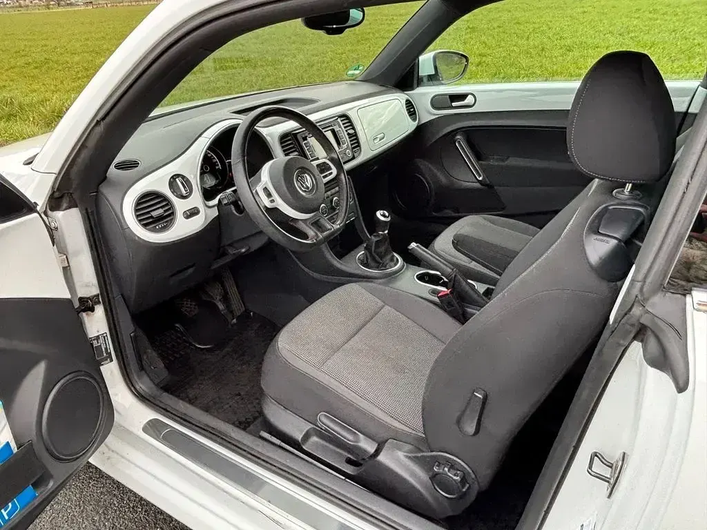 Używany VW Beetle Cup 105 KM (77 kW) 2014 Biały Hatchback
