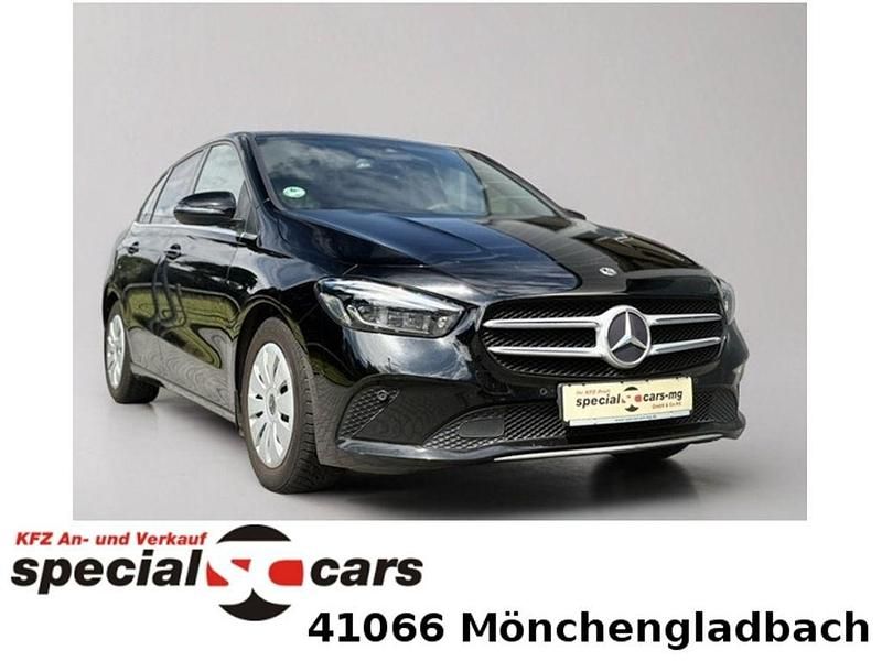 Schwarz Gebraucht 2020 Mercedes B180 Van / Kleinbus | 15.490 € (Fairer Preis) - Bild 1/4