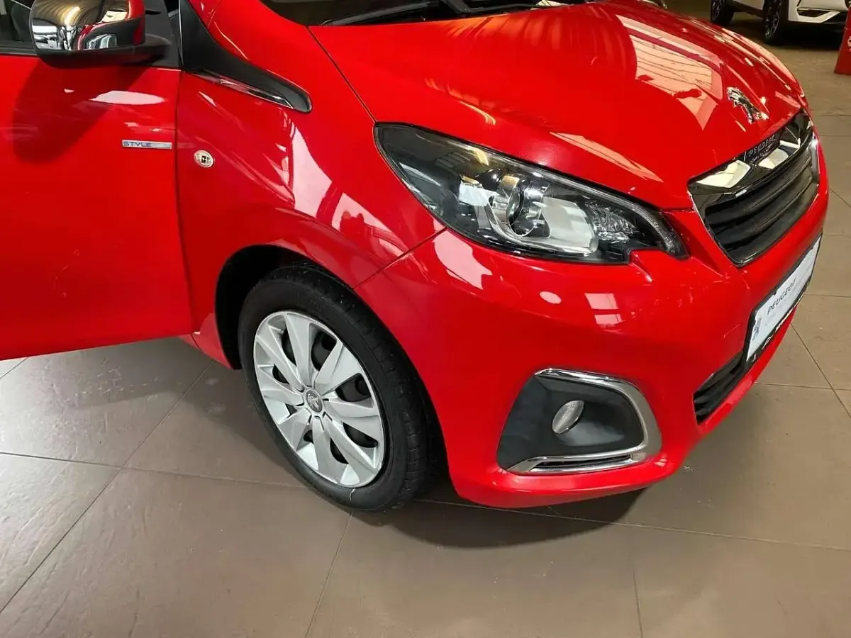 Gebraucht Peugeot 108 Style 70 PS (51 kW) 2018 Rot Kleinwagen