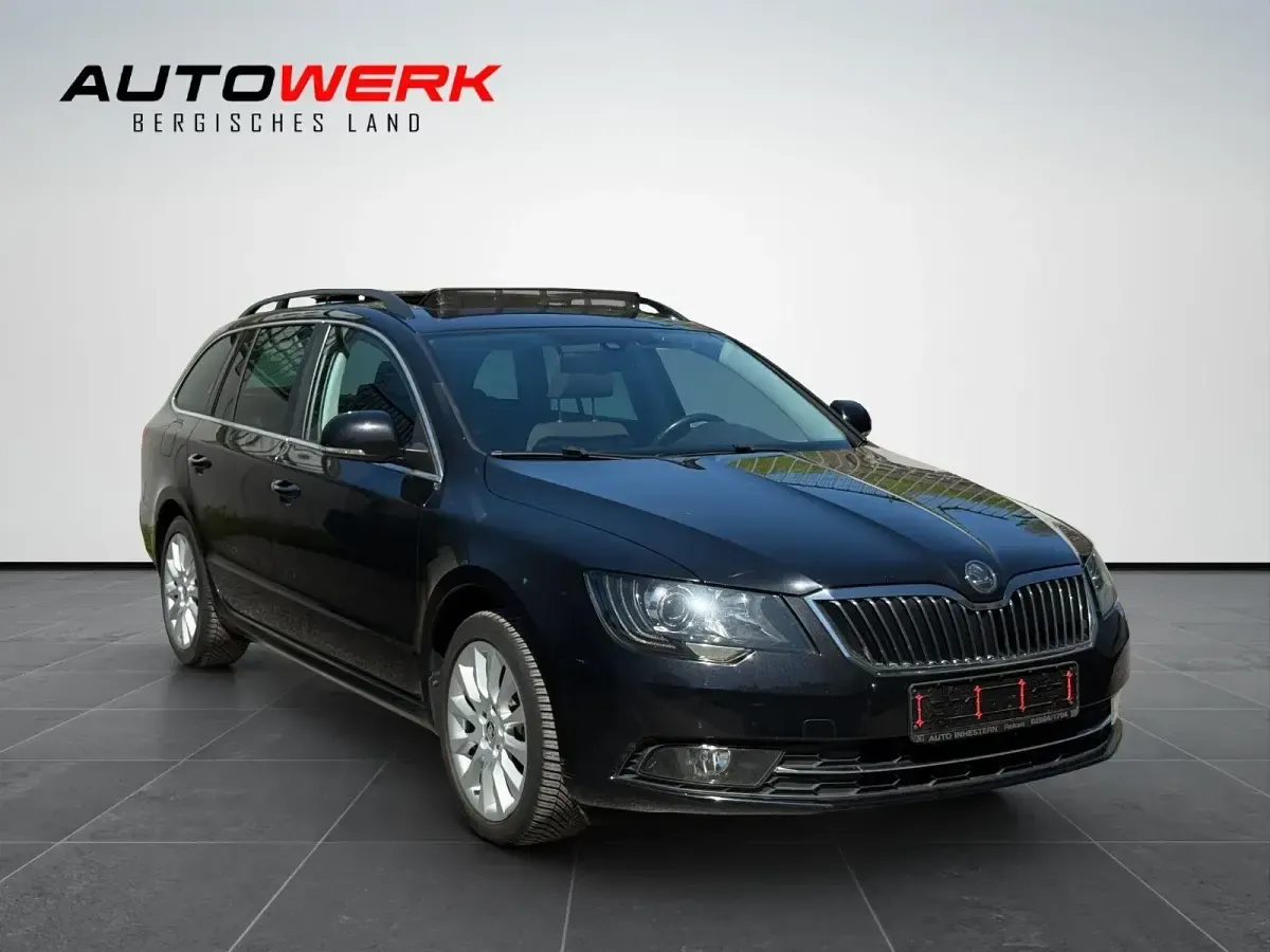 Gebraucht Skoda Superb Exclusive 140 PS (102 kW) 2014 Schwarz Kombi