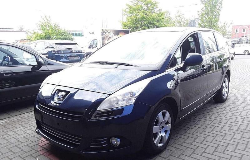 Blau Gebraucht 2011 Peugeot 5008 Business-Line Van / Kleinbus | 2.900 € (Superpreis) - Bild 1/4