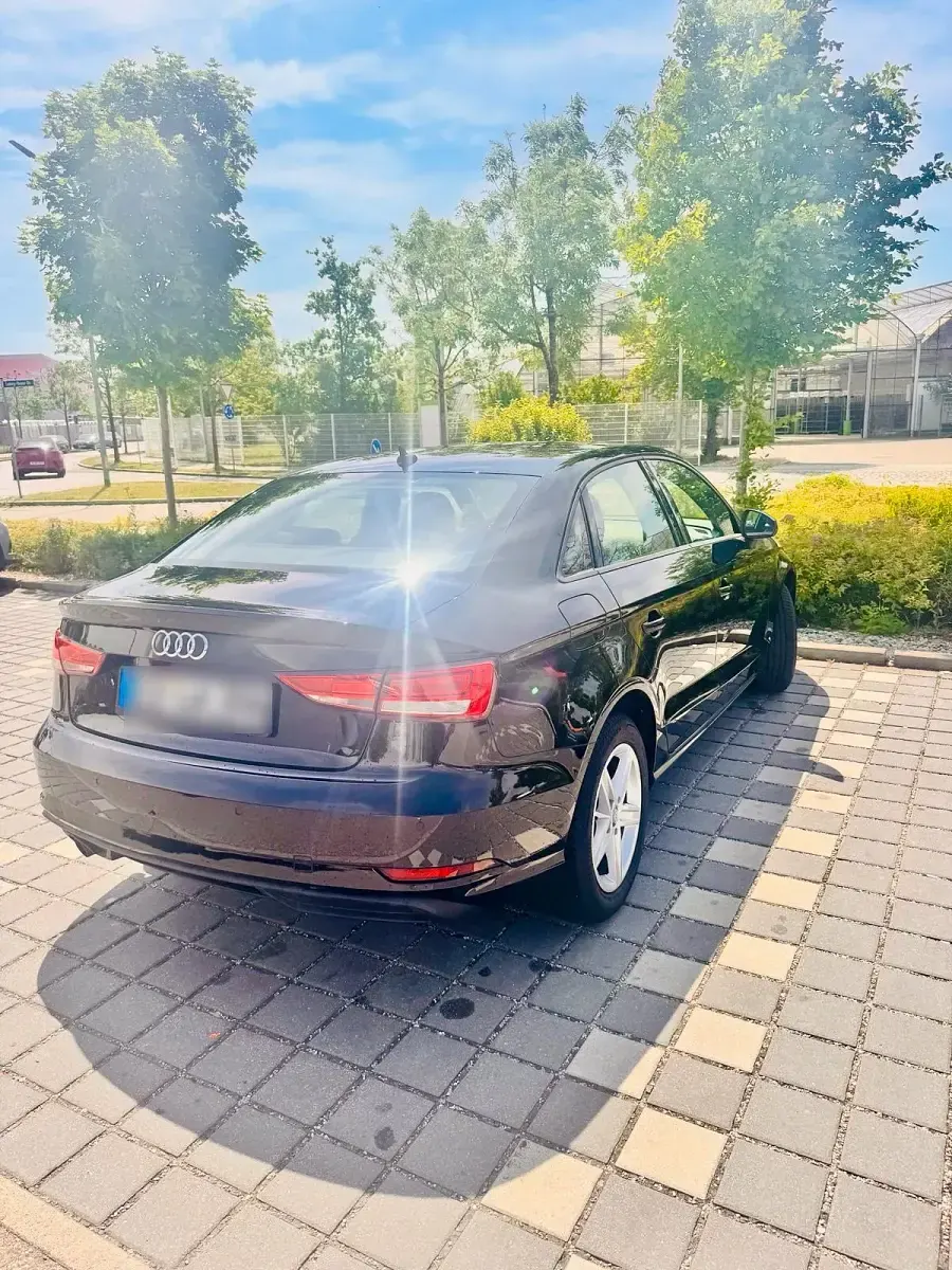 Gebraucht Audi A3 115 PS (84 kW) 2020 Schwarz Limousine