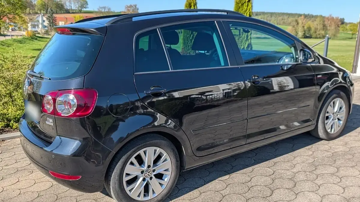 Second-hand VW Golf VII 105 CP (77 kW) 2013 Negru Hatchback