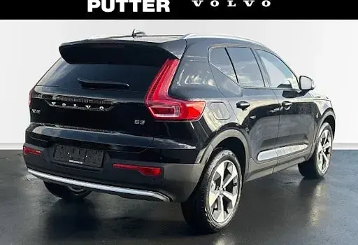 Neu Volvo XC40 Core 163 PS (119 kW) 2025 Schwarz SUV