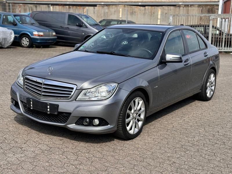 Gebraucht Mercedes C180 156 PS (114 kW) 2011 Silber Limousine