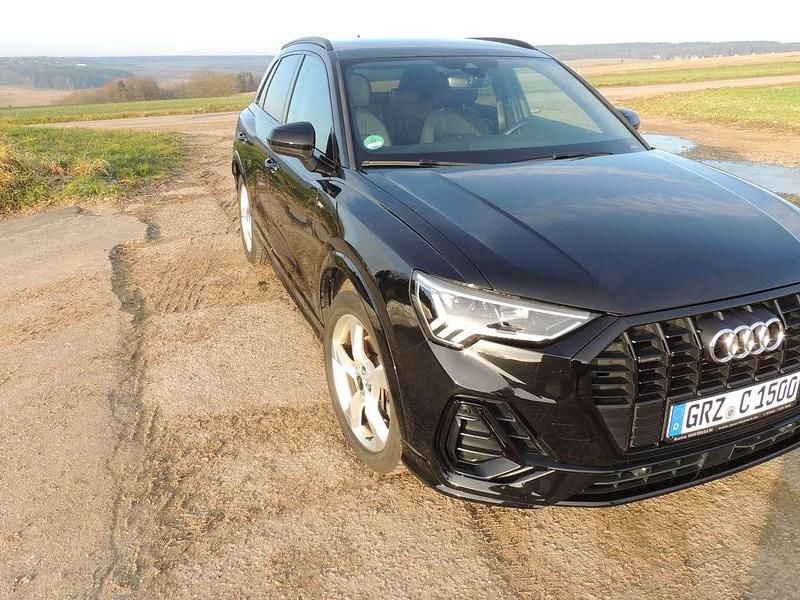 Gebraucht Audi Q3 Comfort 200 PS (147 kW) 2022 Schwarz SUV