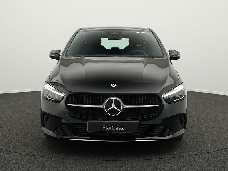 Gebraucht Mercedes B180 Advanced 116 PS (85 kW) 2024 Schwarz Van / Kleinbus