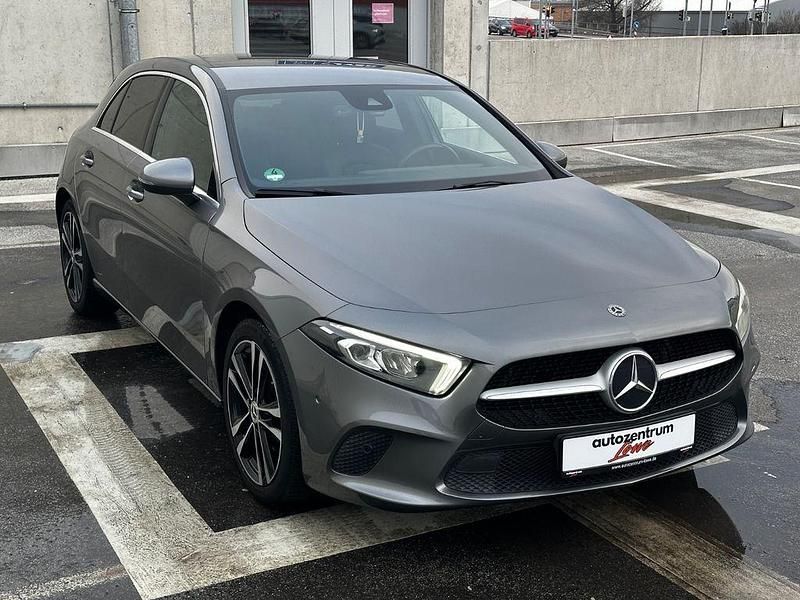 Gebraucht Mercedes A200 Edition 1 163 PS (119 kW) 2020 Grau Limousine