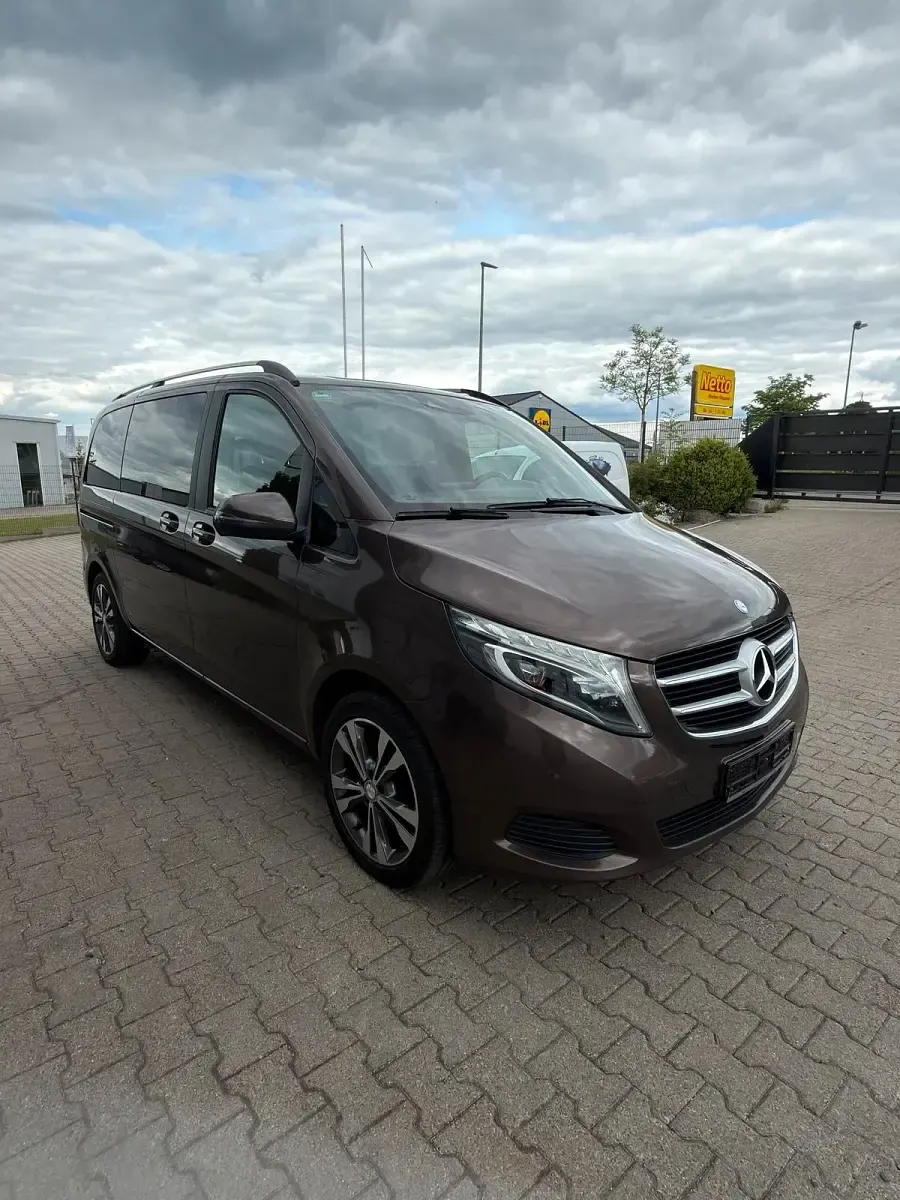 Gebraucht Mercedes V250 190 PS (139 kW) 2016 Braun Van / Kleinbus