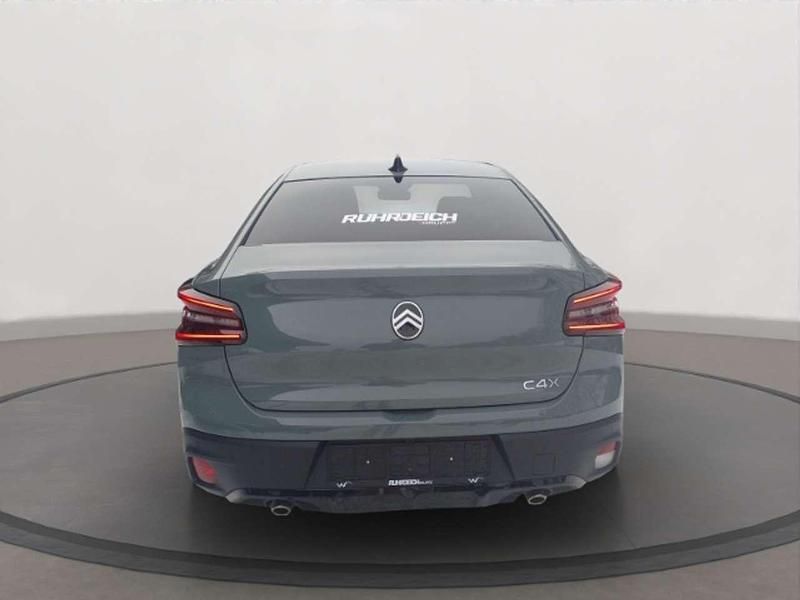 Gebraucht Citroën C4 131 PS (96 kW) 2025 Lackierung manhattan green/typ Limousine