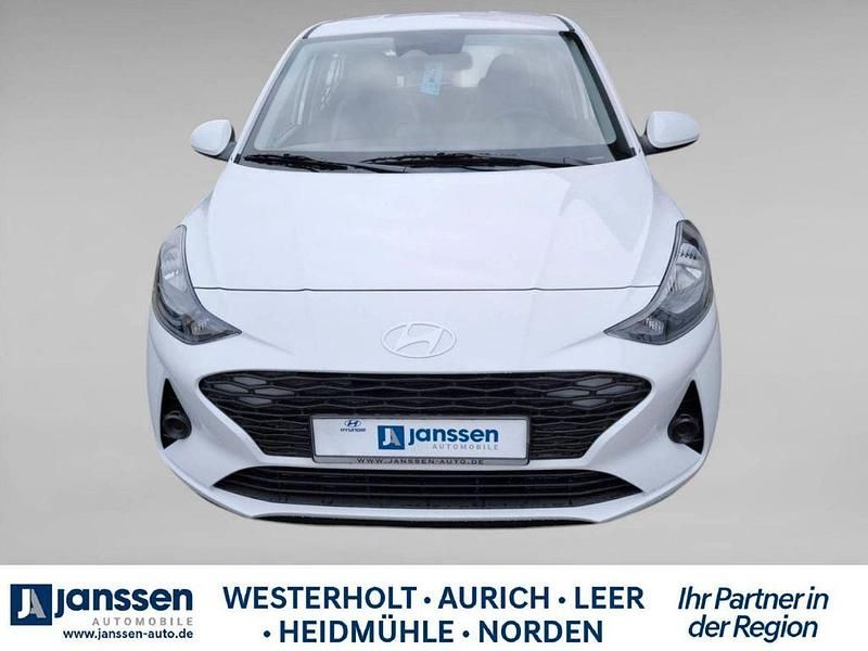 Atlas white Gebraucht 2024 Hyundai i10 Select Kleinwagen | 16.990 € (Fairer Preis) - Bild 1/2