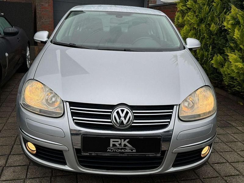 Gebraucht VW Jetta Comfortline 116 PS (85 kW) 2006 Grau Limousine