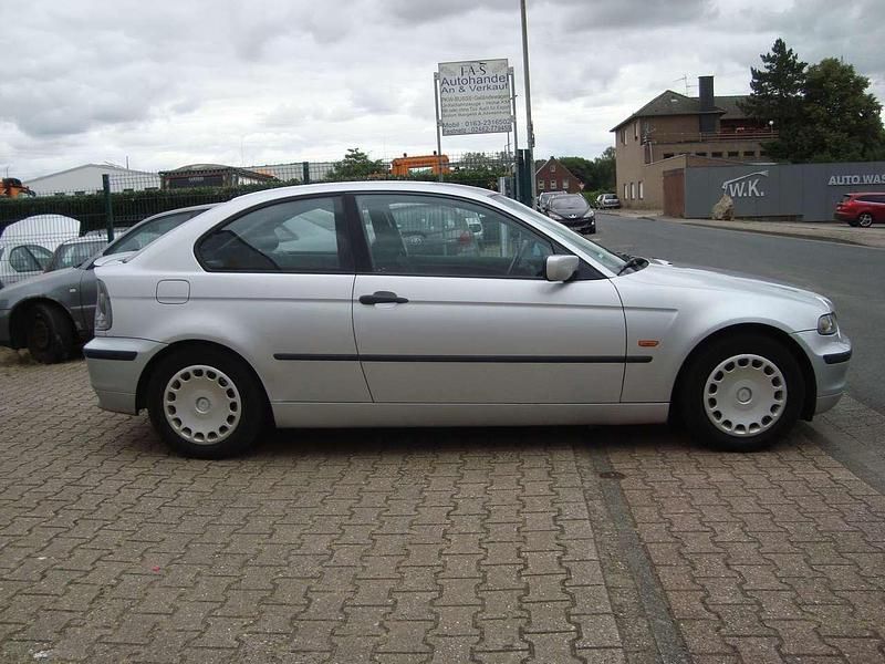 Gebraucht BMW 316 116 PS (85 kW) 2001 Silber Limousine