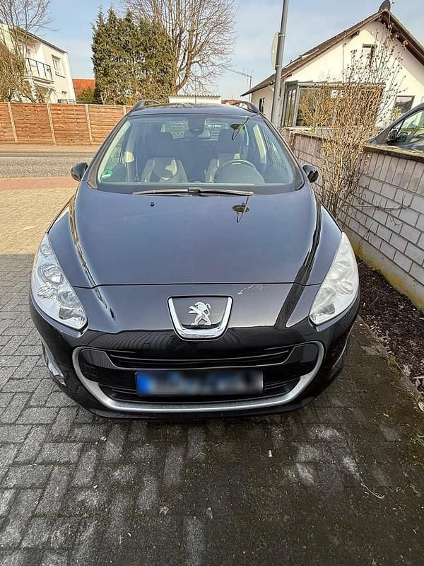 Gebraucht Peugeot 308 SW 120 PS (88 kW) 2013 Schwarz Kombi