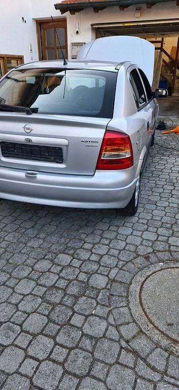 Gebraucht Opel Astra Elegance 101 PS (74 kW) 2001 Silber Limousine