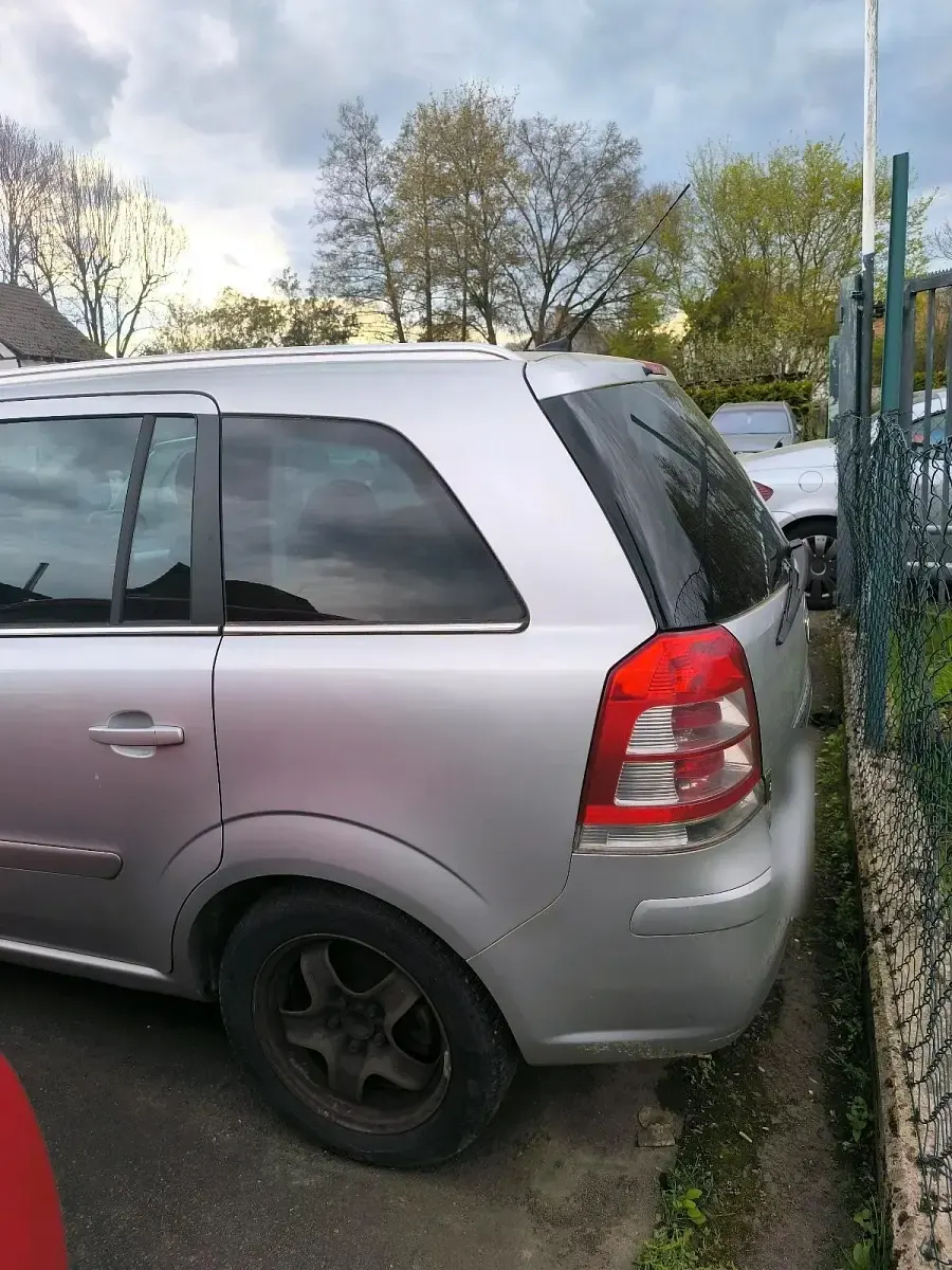 Gebraucht Opel Zafira 120 PS (88 kW) 2008 Silber Van / Kleinbus