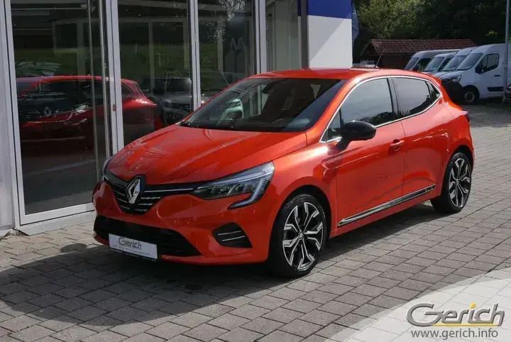 Valenciaorange metallic Gebraucht 2022 Renault Clio V Evolution Kleinwagen | 17.890 € (Etwas zu teuer) - Bild 1/4