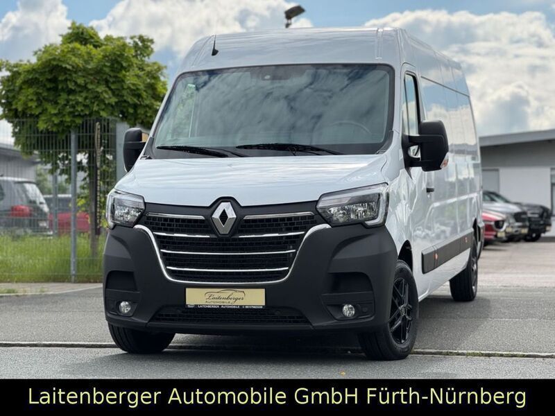 Weiß Gebraucht 2021 Renault Master Komfort Van | 29.900 € (Etwas zu teuer) - Bild 1/4