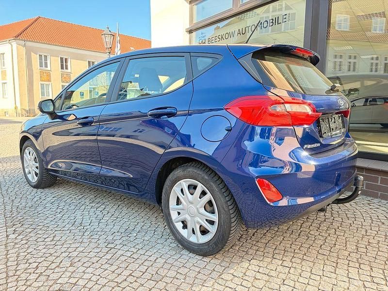 Gebraucht Ford Fiesta Cool & Connect 101 PS (74 kW) 2018 Blau Kleinwagen