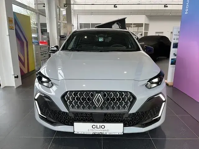 Neu Renault Clio V Techno 114 PS (83 kW) 2026 Rafalgrau metallic Limousine