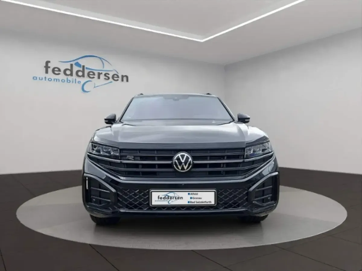 Gebraucht VW Touareg Style 286 PS (210 kW) 2025 Grenadillschwarz metallic (metallic) SUV