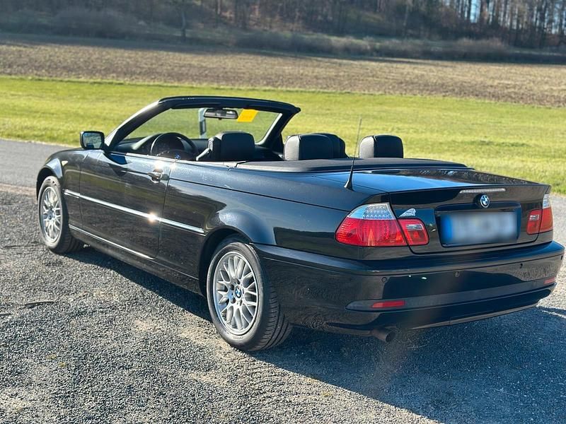 Gebraucht BMW 318 Cabriolet 150 PS (110 kW) 2006 Schwarz Cabrio