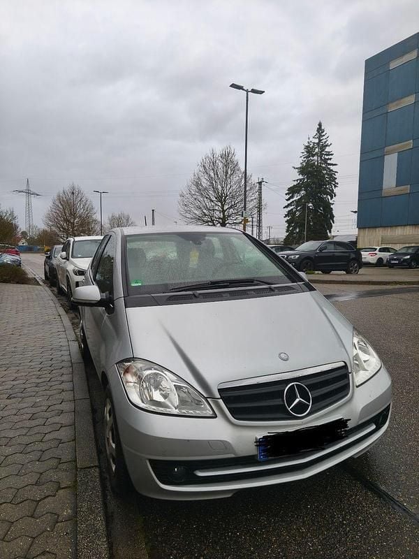 Gebraucht Mercedes A150 95 PS (69 kW) 2010 Silber Kleinwagen