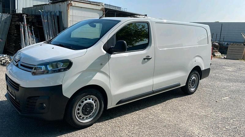 Weiß Gebraucht 2020 Citroën Jumpy Limousine | 10.250 € (Etwas zu teuer) - Bild 1/4
