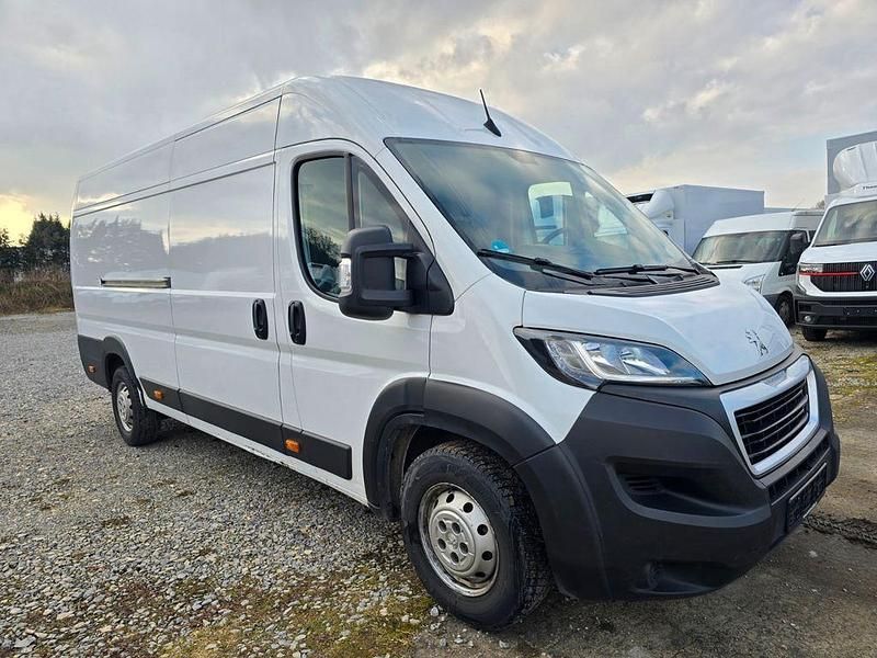 Gebraucht Peugeot Boxer 140 PS (102 kW) 2022 Weiß Van