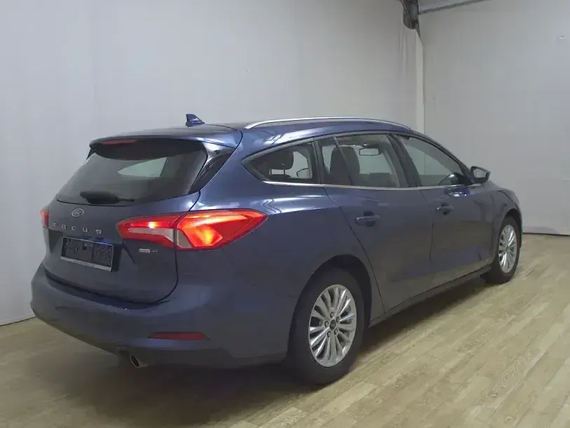 Begagnad Ford Focus Titanium 125 HK (91 kW) 2021 Blå Kombi