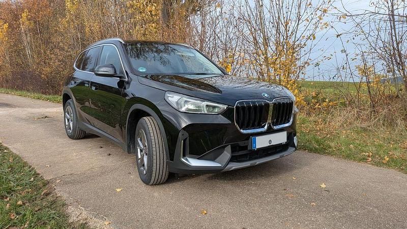 Schwarz Gebraucht 2024 BMW X1 SUV | 36.750 € (Superpreis) - Bild 1/4