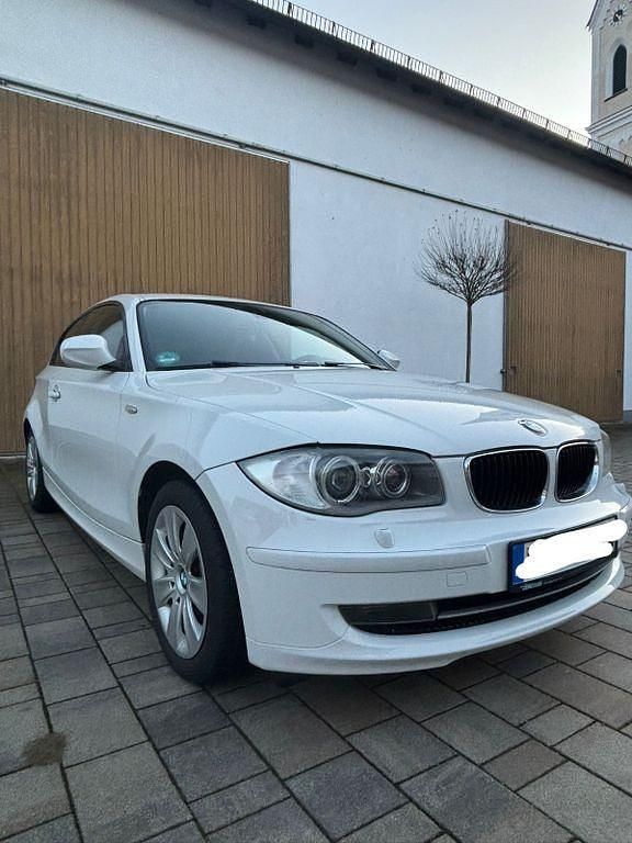 Gebraucht BMW 118 143 PS (105 kW) 2010 Weiß Kleinwagen