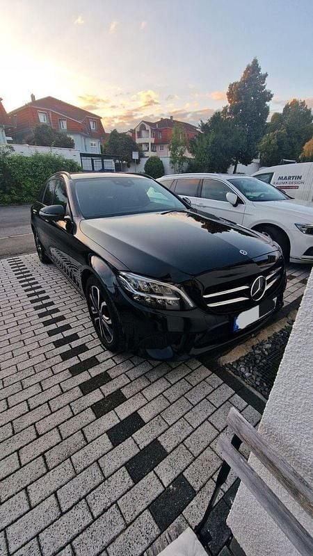 Schwarz Gebraucht 2021 Mercedes C220 Kombi | 21.300 € (Superpreis) - Bild 1/4