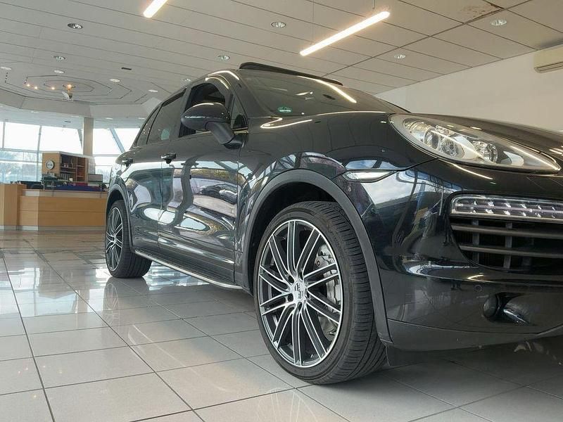 Gebraucht Porsche Cayenne 333 PS (244 kW) 2011 Schwarz SUV