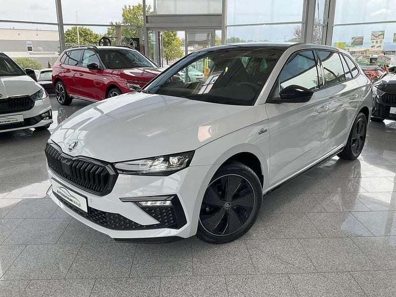 Weiß Neu 2025 Skoda Scala Monte Carlo Kleinwagen | 25.890 € (Teuer) - Bild 1/4