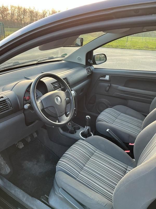 Gebraucht VW Fox 54 PS (39 kW) 2007 Schwarz Kleinwagen