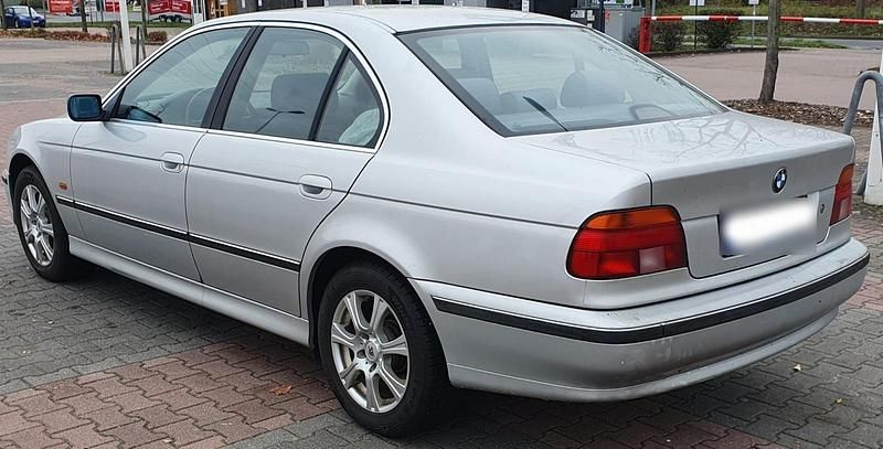 Gebraucht BMW 530 184 PS (135 kW) 2000 Silber Limousine